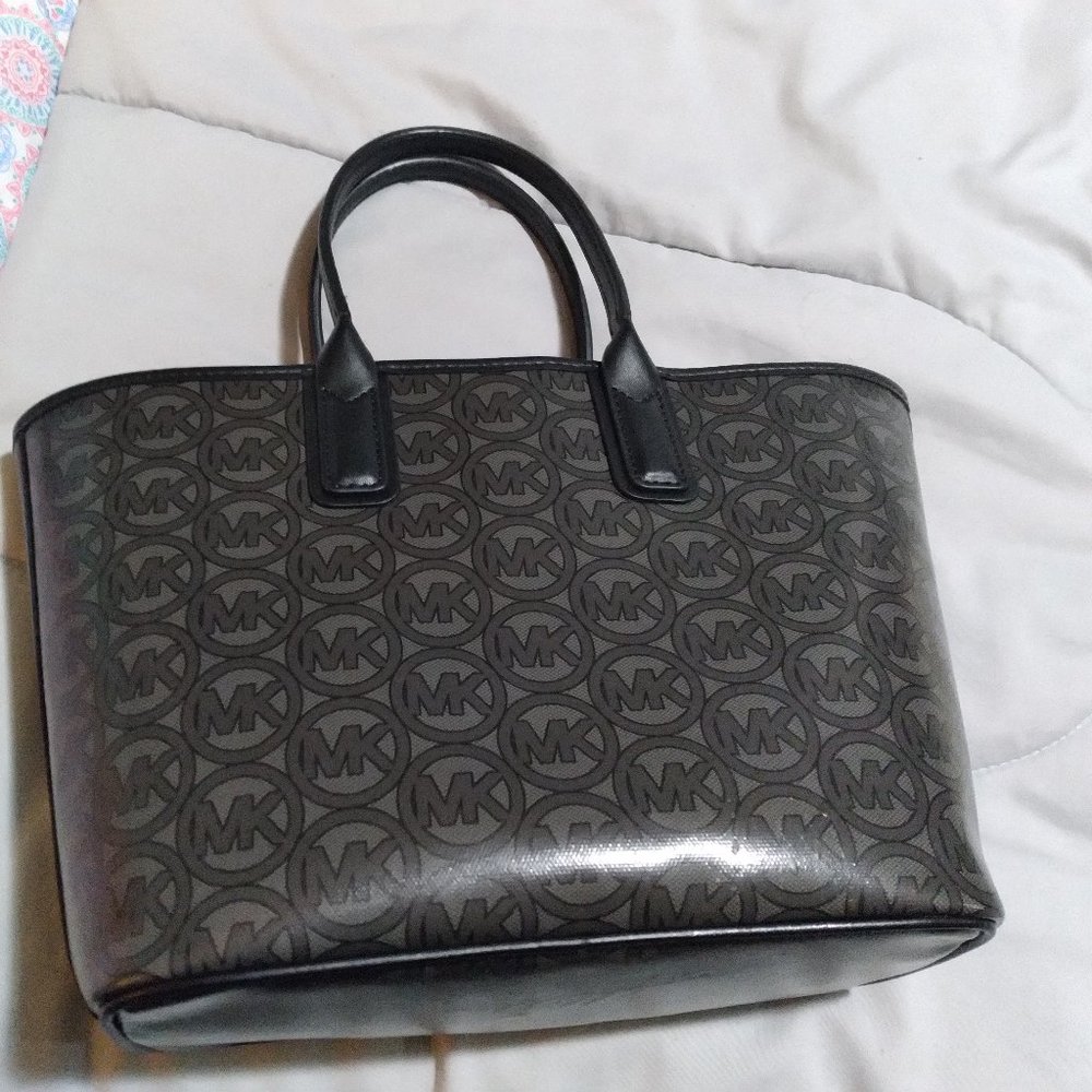 Micheal Khors bag n Keychain wallet